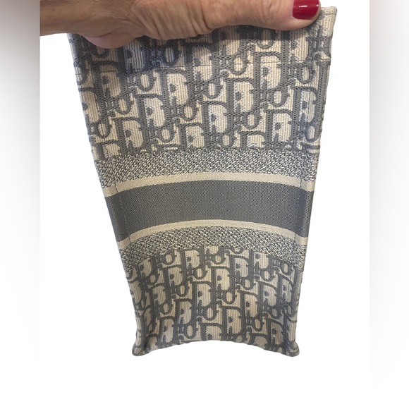 Dior Obllque Book Tote - Picture 4 of 11